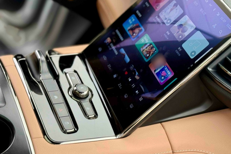 蔚来ES8 2020款 415KM 七座版中控内饰7003