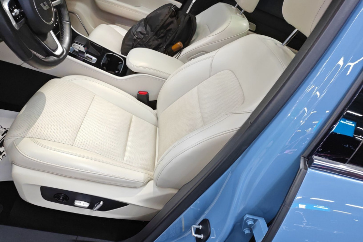 理想汽车 理想ONE 2021款 增程6座版中控内饰19