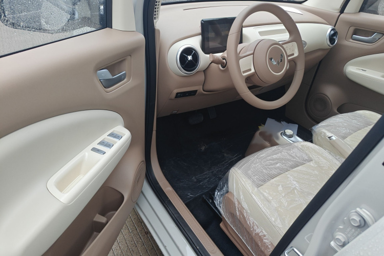 五菱汽车 宏光MINIEV 2025款 四门版 进阶款中控内饰7002