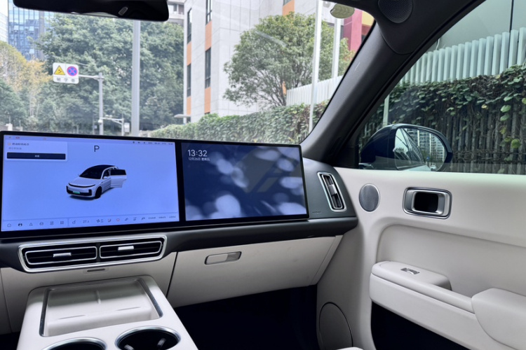 理想汽车 理想L7 2023款 Pro中控内饰7004
