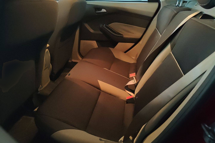 福特 福克斯 2012款 三厢 1.6L 自动舒适型中控内饰7004