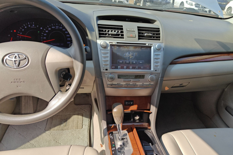 丰田 凯美瑞 2013款 200E 经典精英版中控内饰12