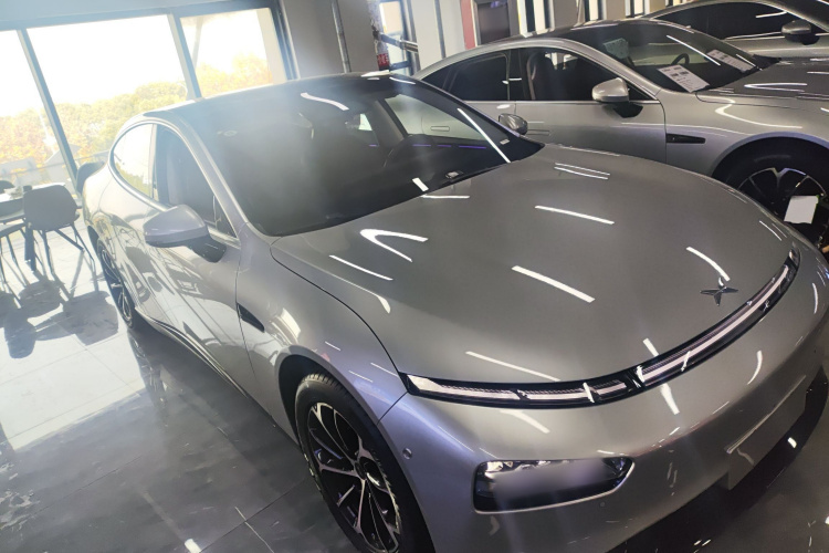 小鹏P7 2022款 480E车身外观6002