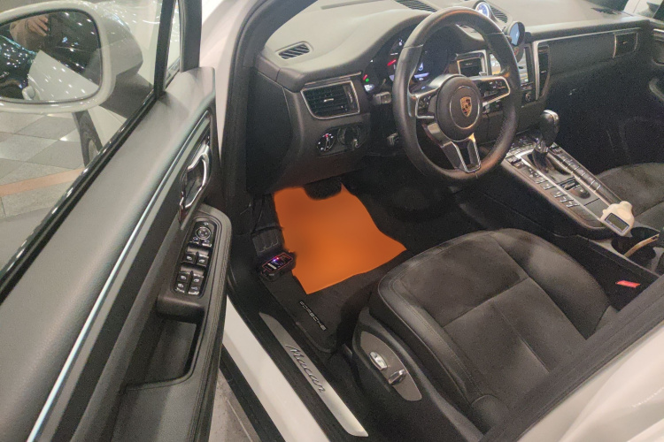 保时捷 2016款 Macan 2.0T中控内饰7003