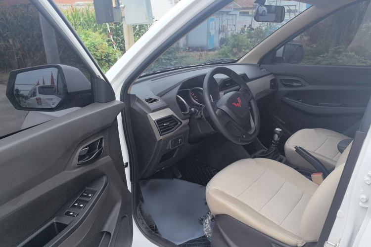 五菱汽车 五菱宏光 2021款 1.5L S标准型LAR中控内饰7001