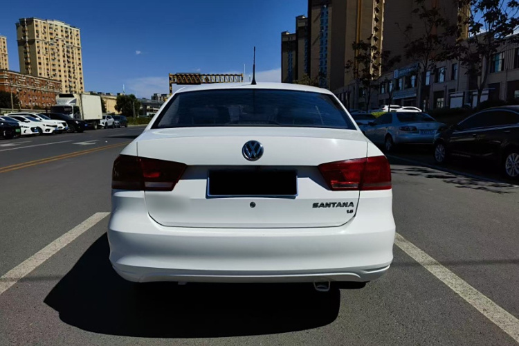 大众 桑塔纳 2015款 1.6L 手动风尚版车身外观6003