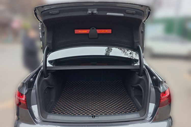 奥迪A4L 2024款 40 TFSI 时尚动感型中控内饰23