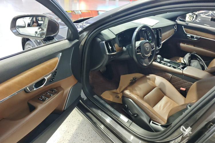 沃尔沃S90新能源 2021款 T8 E驱混动 智雅豪华版中控内饰20