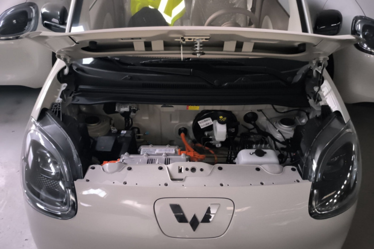 五菱汽车 宏光MINIEV 2025款 四门版 进阶款机舱底盘24