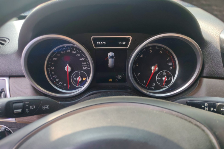 奔驰GLE 2016款 GLE 320 4MATIC 动感型局部细节14