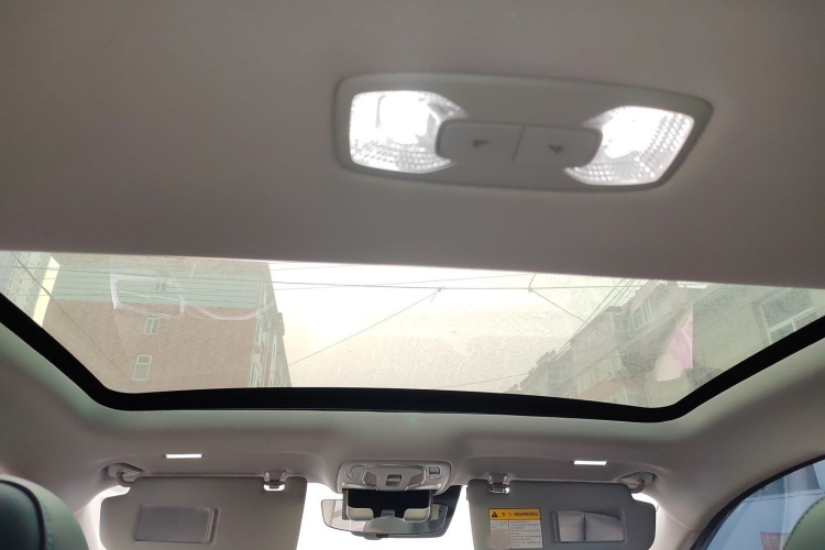 飞凡汽车 飞凡ER6 2021款 新动版 620km 智享版中控内饰22