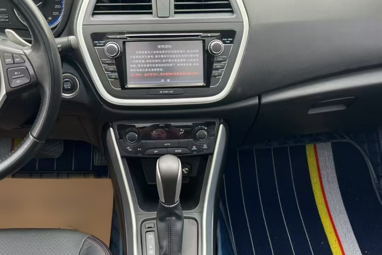 铃木 锋驭 2014款 1.6L CVT四驱尊贵型中控内饰7005