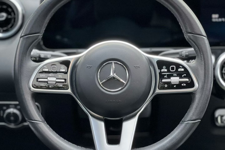 奔驰GLA 2020款 GLA 180中控内饰7001