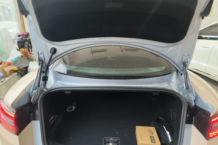 哪吒汽车 哪吒GT 2023款 560机舱底盘23