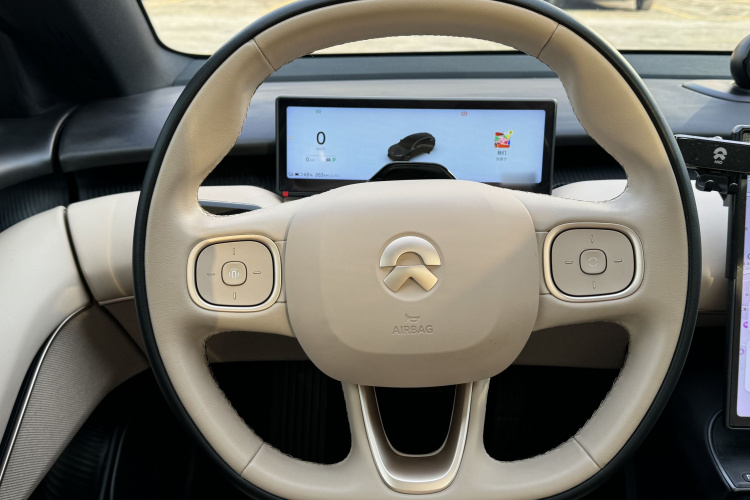 蔚来ET5 2022款 75kWh中控内饰7007