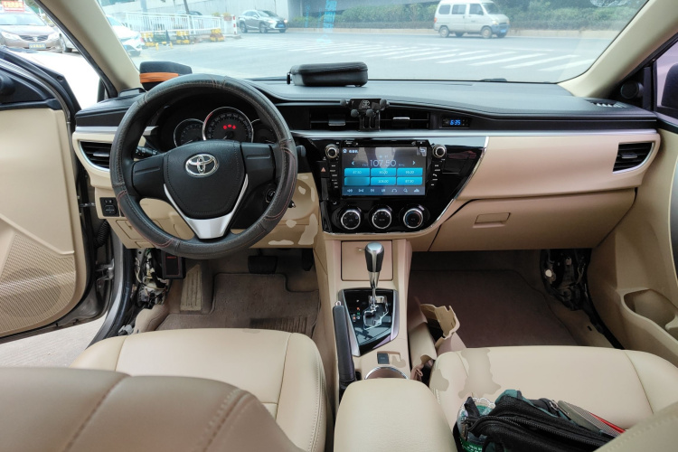 丰田 卡罗拉 2014款 1.6L CVT GL中控内饰7002