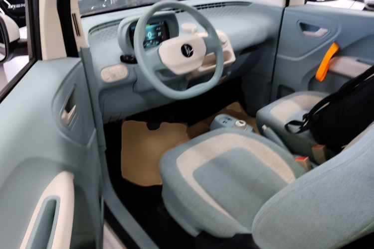 凌宝汽车 凌宝uni 2022款 微甜版中控内饰20