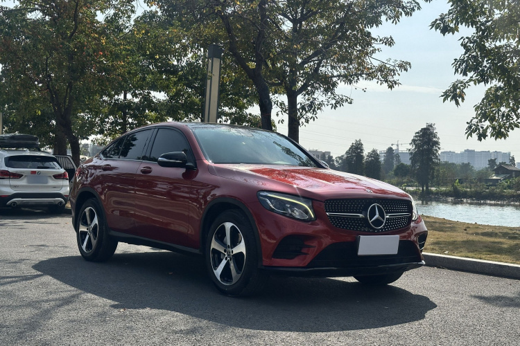 奔驰GLC轿跑 2017款 GLC 200 4MATIC 轿跑SUV车身外观6005