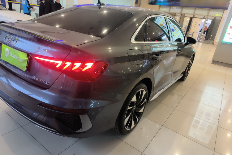 奥迪A3 2023款 改款 A3L Limousine 35 TFSI 时尚运动型车身外观6005