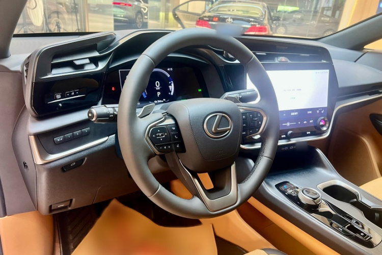 雷克萨斯RZ 2023款 450e 四驱纵享版中控内饰7009