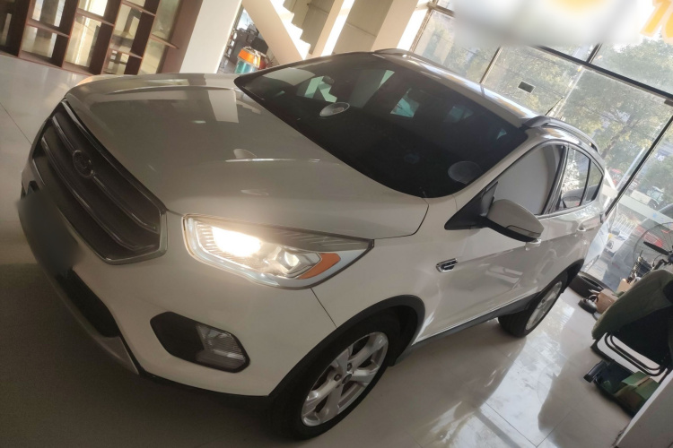 福特 翼虎 2017款 EcoBoost 180 两驱精翼型车身外观4