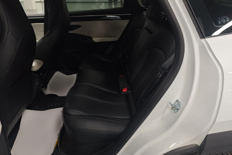 吉利银河 银河L7 2023款 1.5T 55km PRO中控内饰21