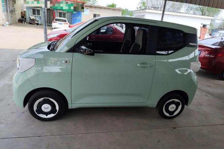 五菱汽车 宏光MINIEV 2024款 第三代 215km 青春版车身外观4