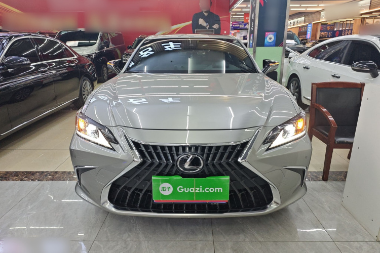 雷克萨斯ES 2023款 200 卓越版车身外观2