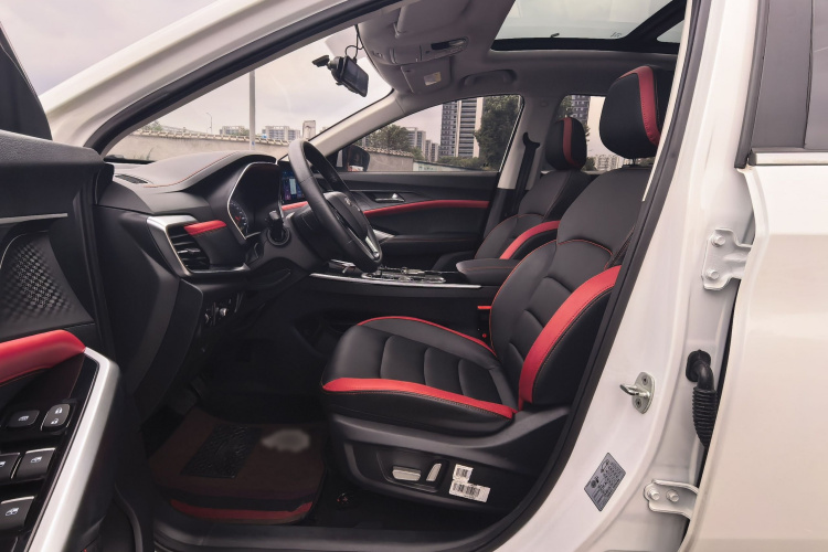 思皓X8 2021款 300T DCT领先智联版 7座中控内饰7012