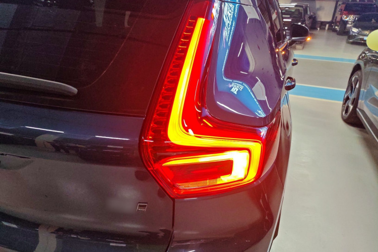 沃尔沃XC40 2021款 T4 四驱智远豪华版车身外观9