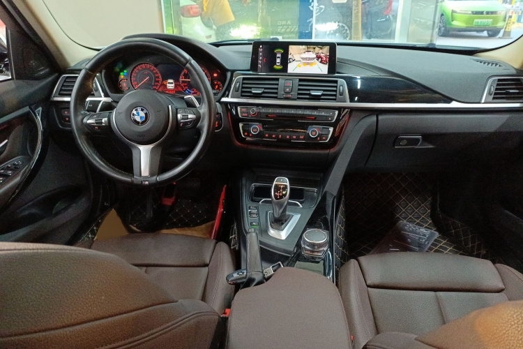 宝马3系 2018款 320Li 领先型M运动套装中控内饰7002
