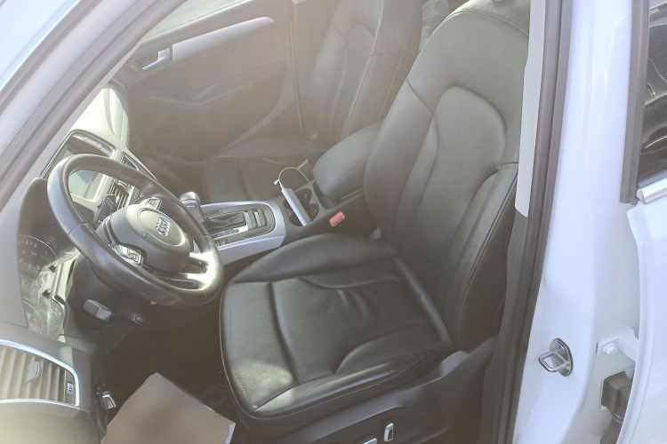 奥迪Q5 2015款 40 TFSI 技术型中控内饰19