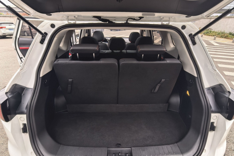 思皓X8 2021款 300T DCT领先智联版 7座中控内饰7011