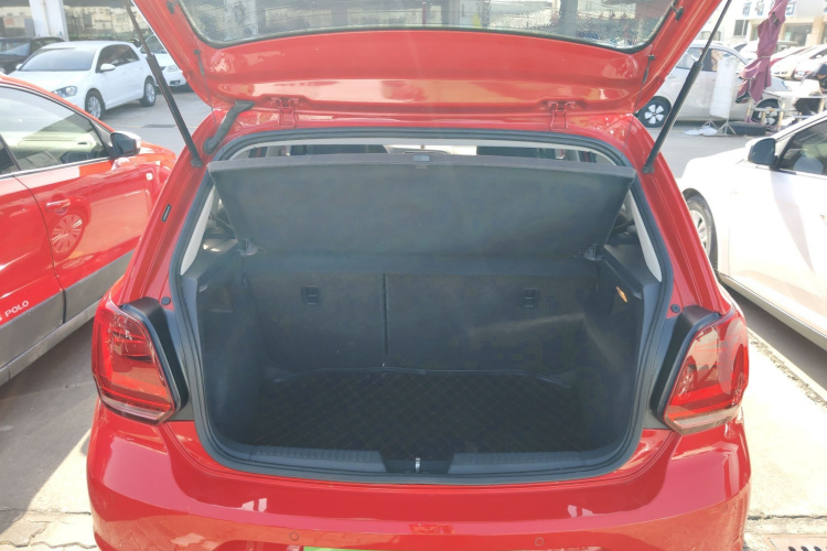 大众 Polo 2016款 1.6L 自动舒适型机舱底盘23