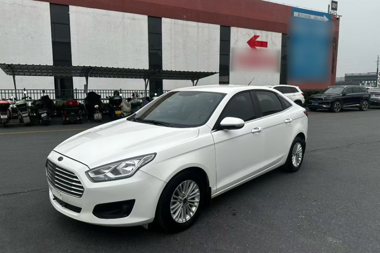 福特 福睿斯 2015款 1.5L 手动舒适型局部细节36