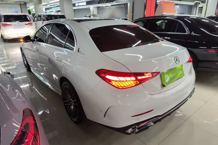奔驰C级 2023款 C 260 L 运动版车身外观4