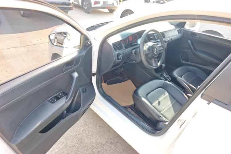 大众 桑塔纳 2015款 1.6L 自动风尚版中控内饰20