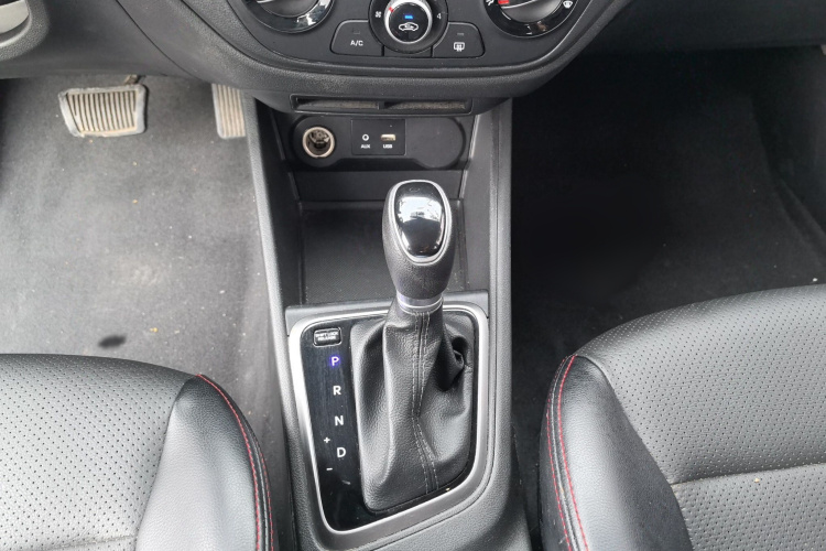 现代 悦纳 2016款 1.4L 自动炫酷版GLS局部细节18