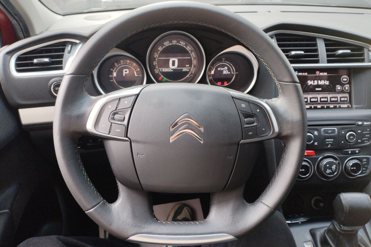 雪铁龙C4L 2016款 1.6T 自动精英型局部细节13