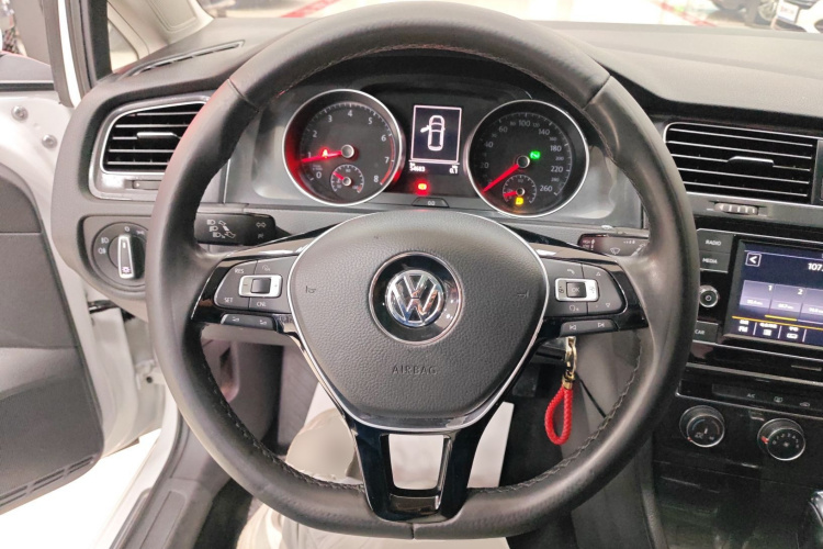 大众 高尔夫 2018款 230TSI 自动舒适型中控内饰13