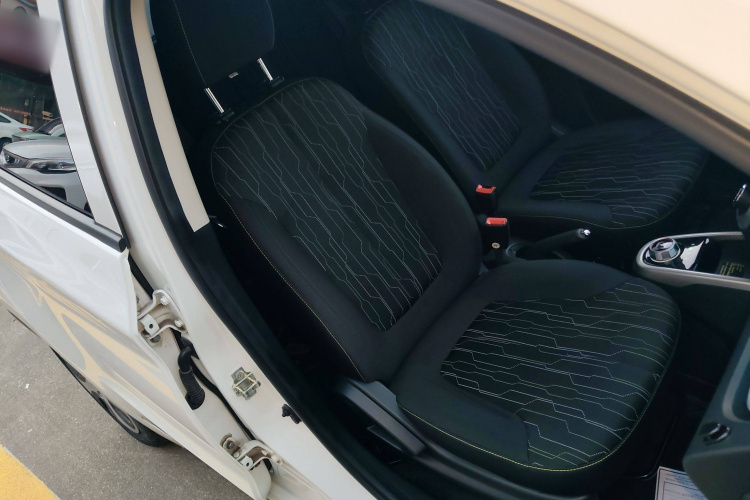 长安欧尚 奔奔E-Star 2020款 心悦版 磷酸铁锂（31.18kWh）局部细节41