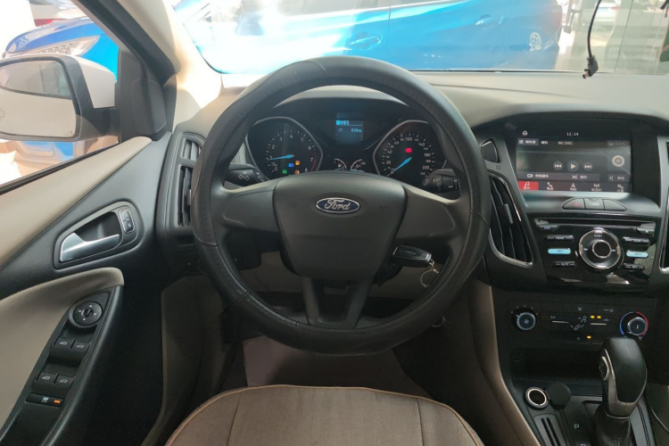 福特 福克斯 2017款 三厢 1.6L 自动舒适型智行版局部细节13