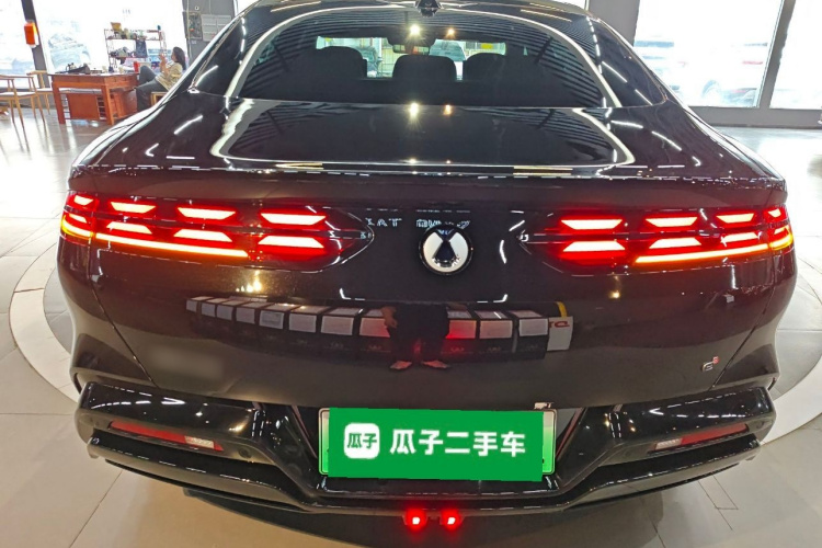 腾势Z9 2024款 1100km 四驱Ultra版车身外观6