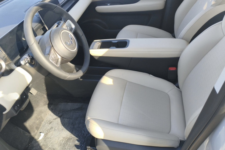 五菱汽车 五菱缤果PLUS 2024款 401km 五座版中控内饰7003