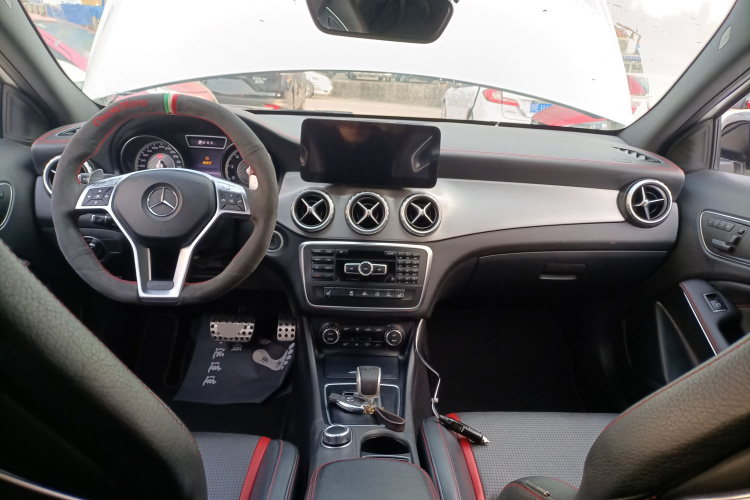 奔驰GLA AMG 2015款 AMG GLA 45 4MATIC中控内饰12