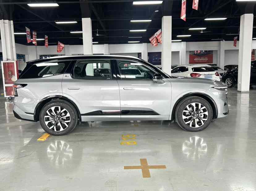福特 2025款 锐界L 2.0T EcoBoost E混动四驱七座至尊型(4)