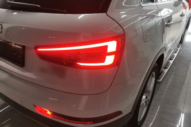 奥迪Q3 2018款 30周年年型 30 TFSI 风尚型车身外观9