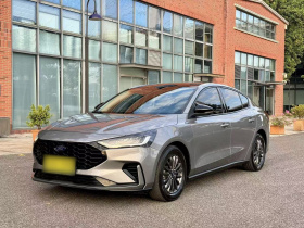 福特 福克斯 2022款 三厢 EcoBoost 180 自动竞速版