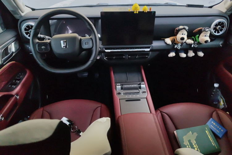 坦克300 2025款 2.0T 征服者中控内饰12