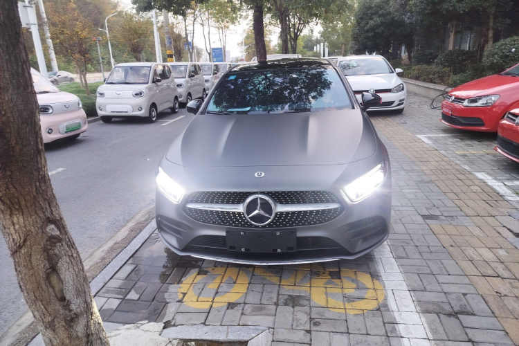 奔驰A级 2021款 A 200 L 运动轿车动感型车身外观2